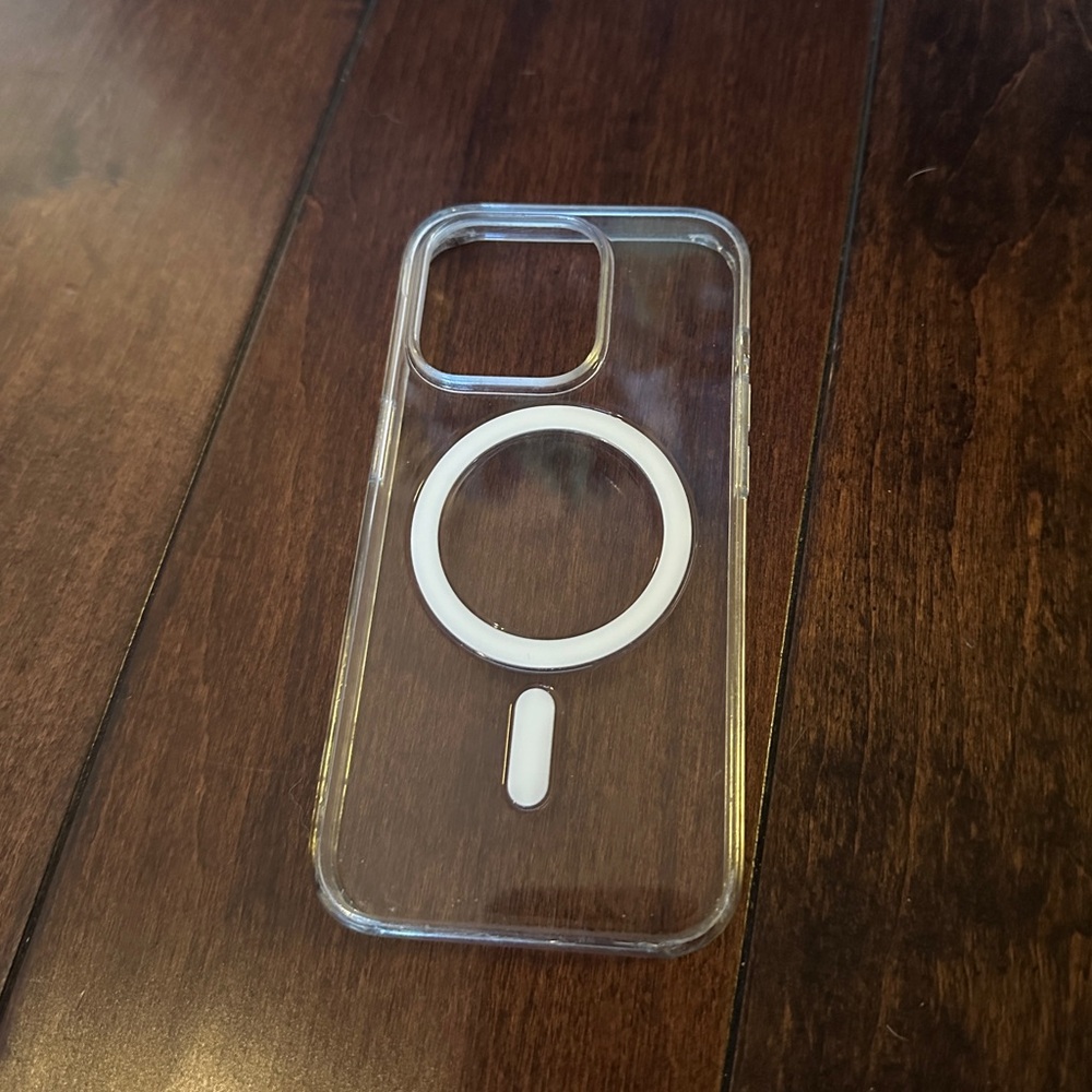 Apple iPhone 14/14 Pro Clear Mag Safe Case